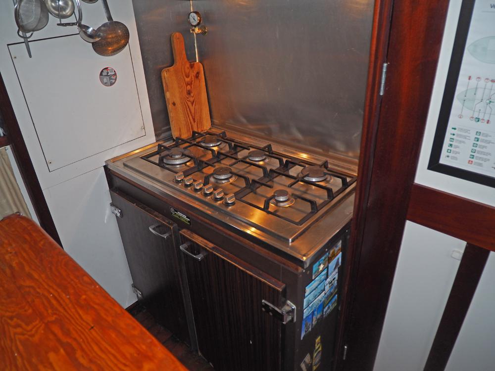 Saloon, Accommodation